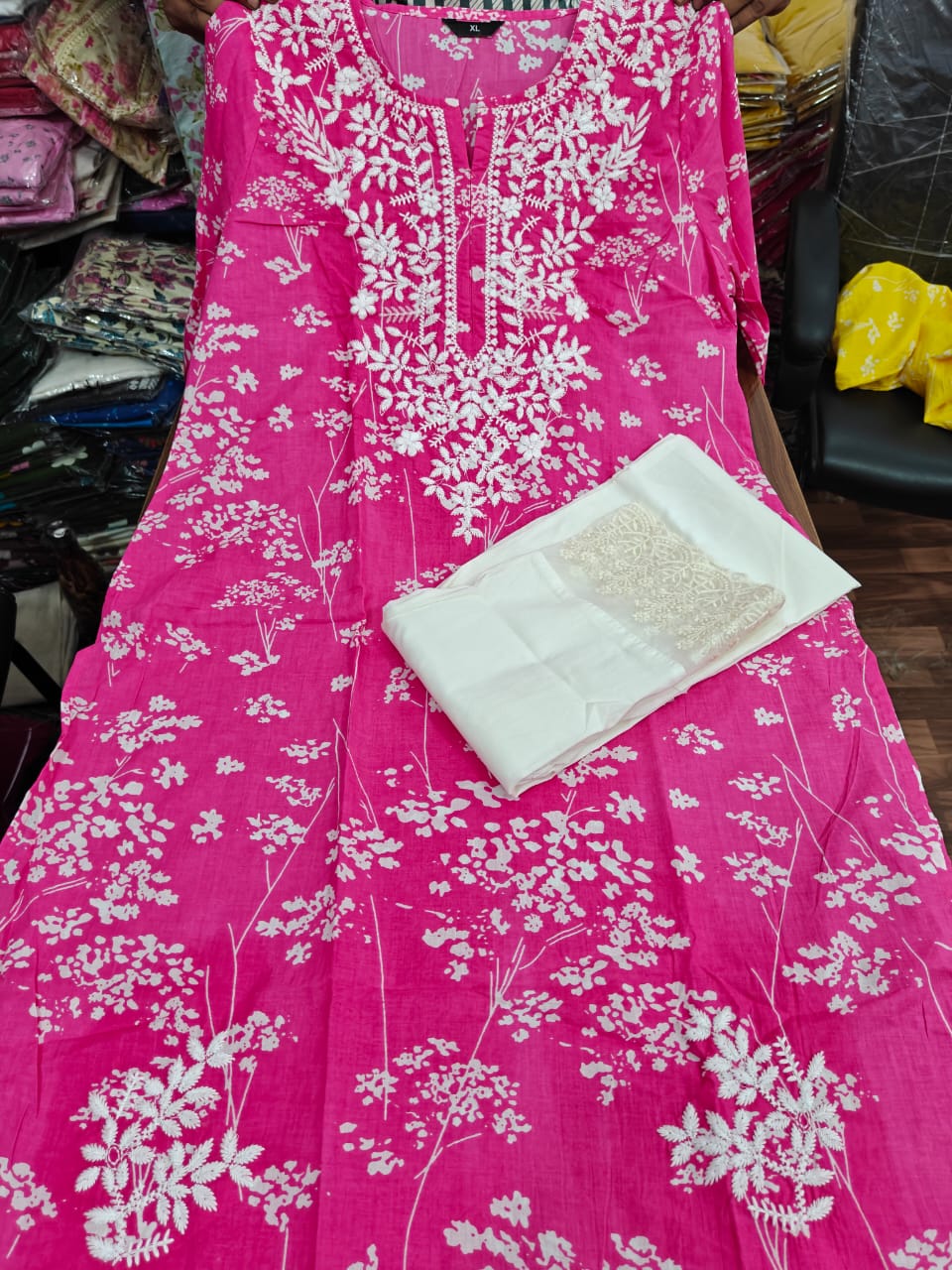 Fuchisa pink Cotton Blend Kurta Set with Floral Embroidery & White Bottoms